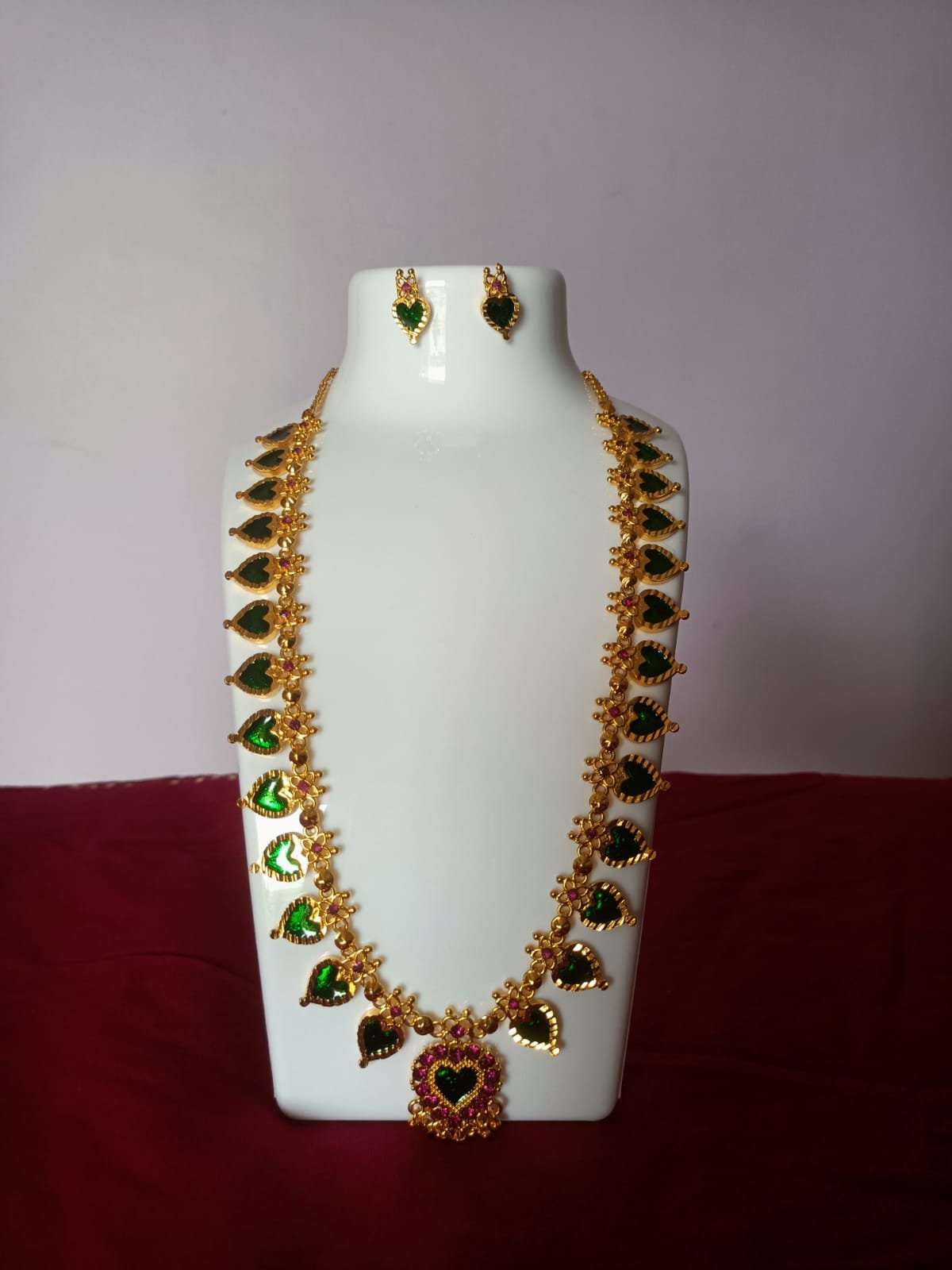 green heart stone imitation necklace set